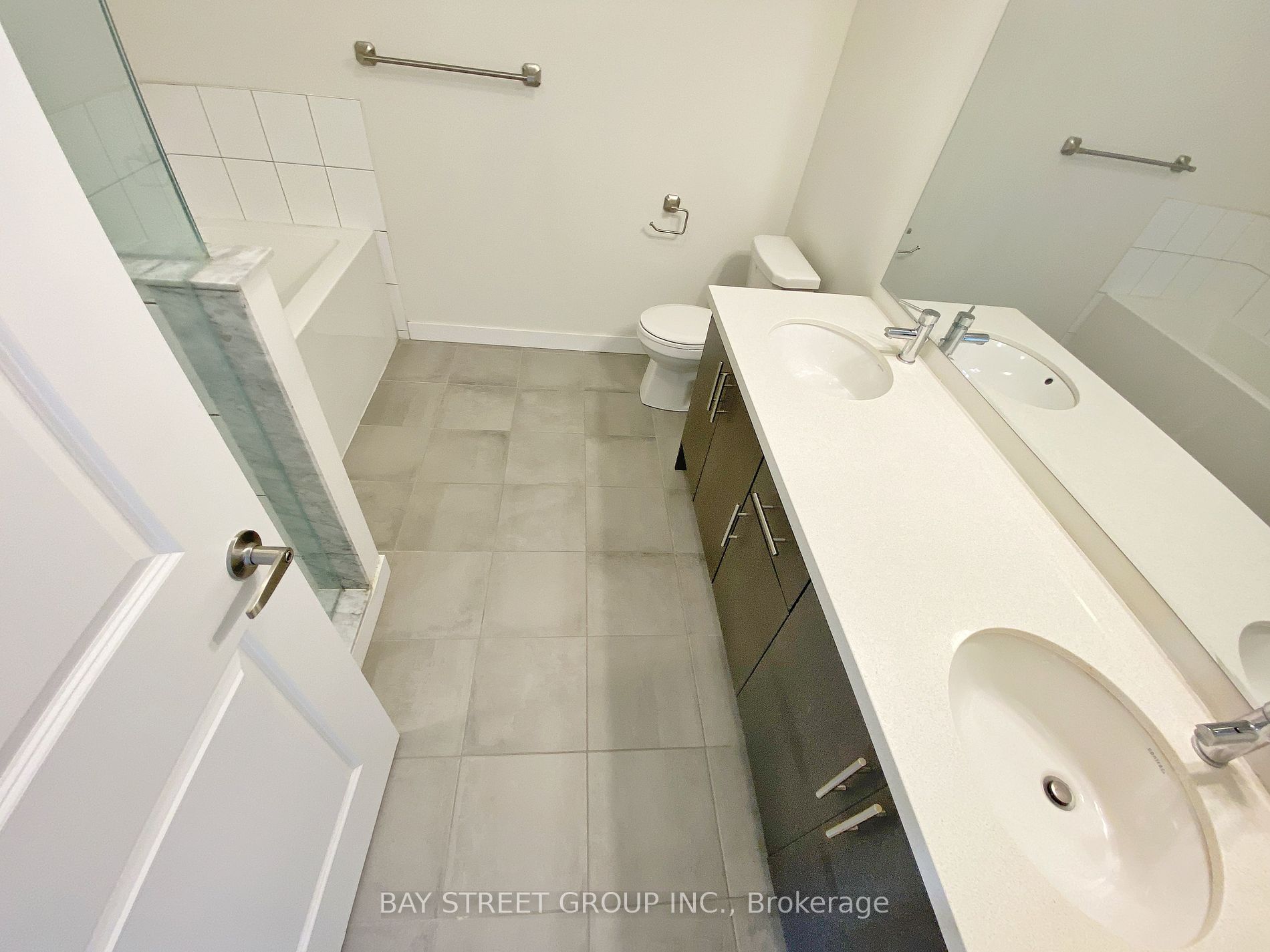 17 James Noble Lane, #106