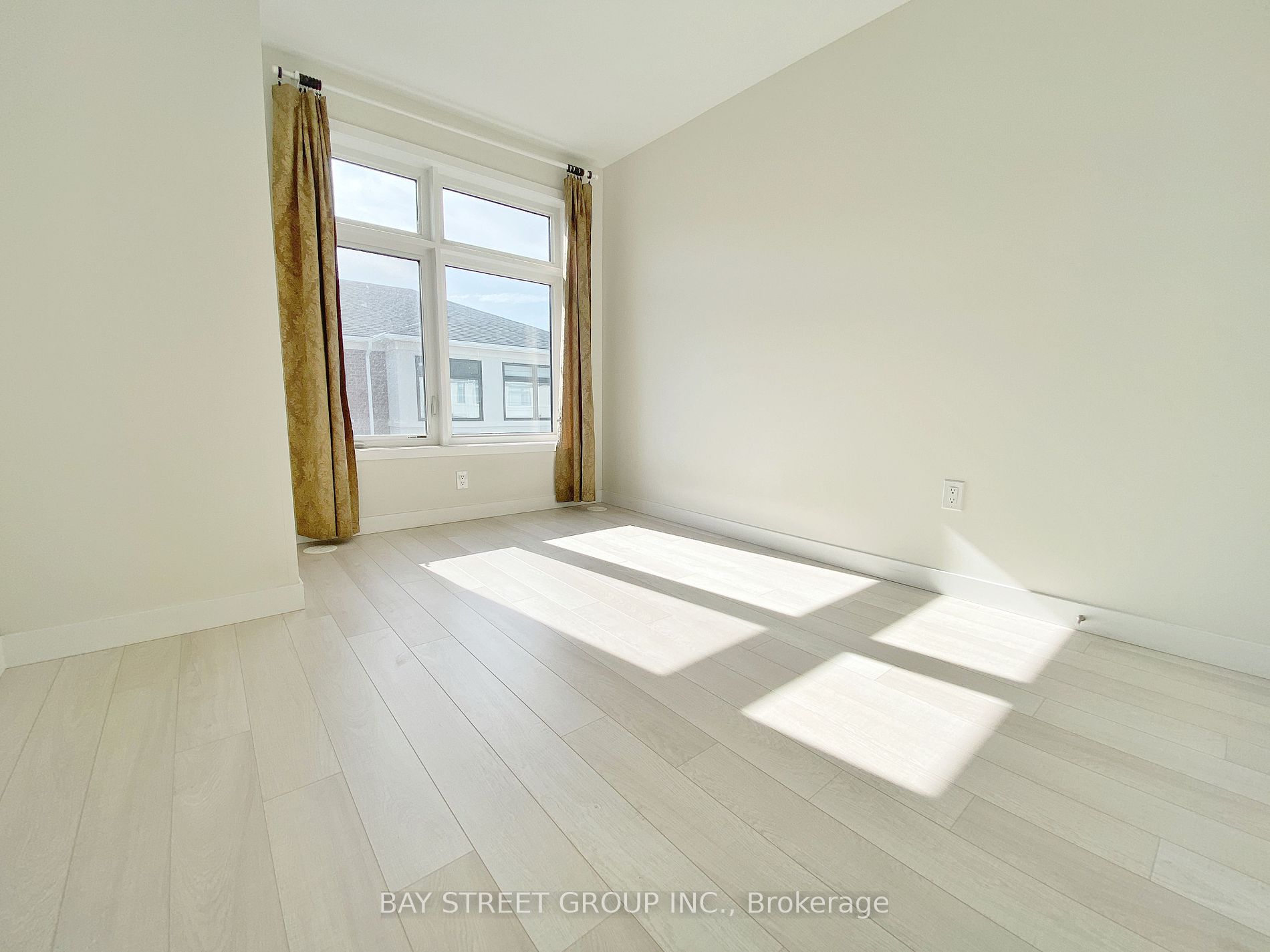 17 James Noble Lane, #106