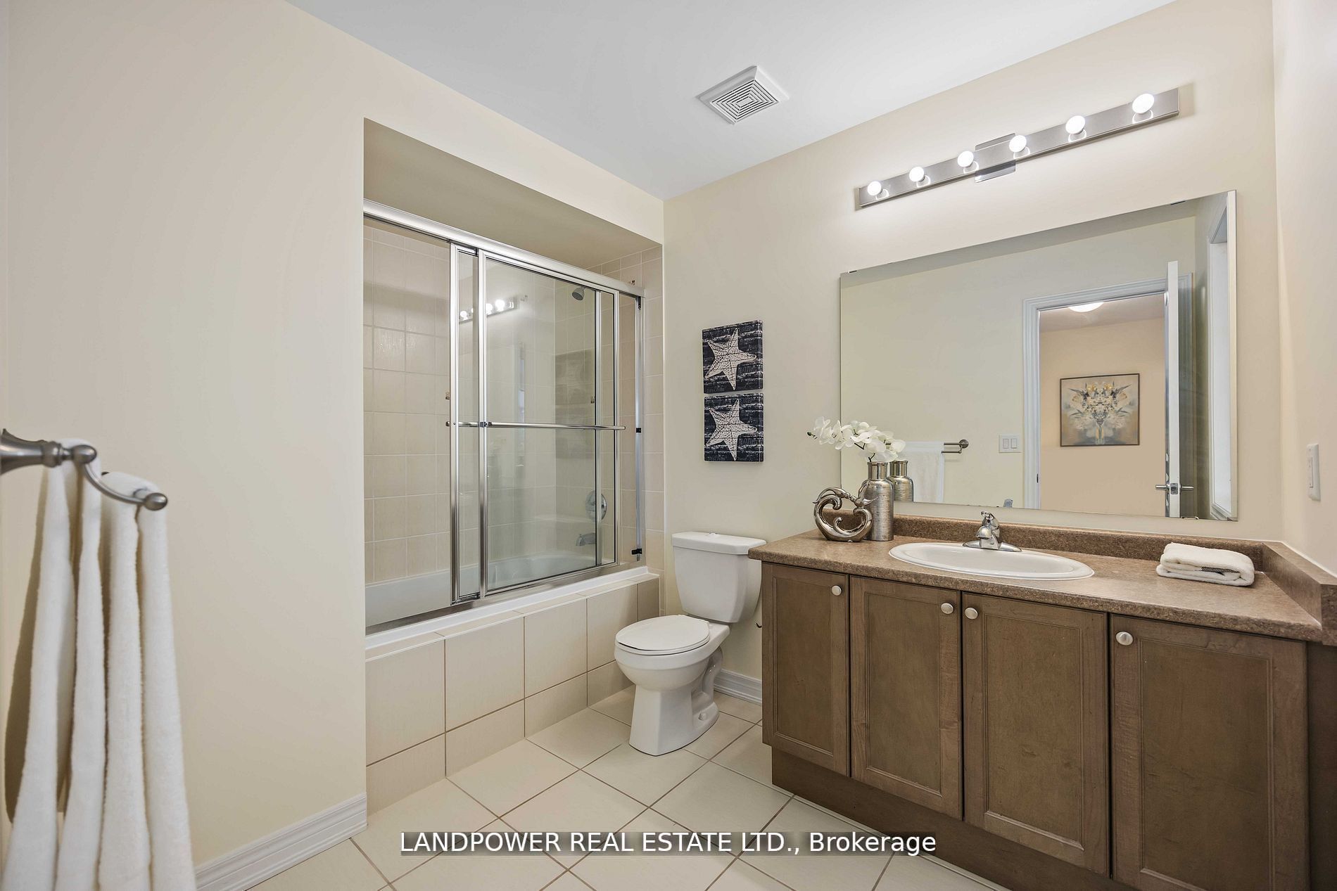 48 Farmhouse Cres
