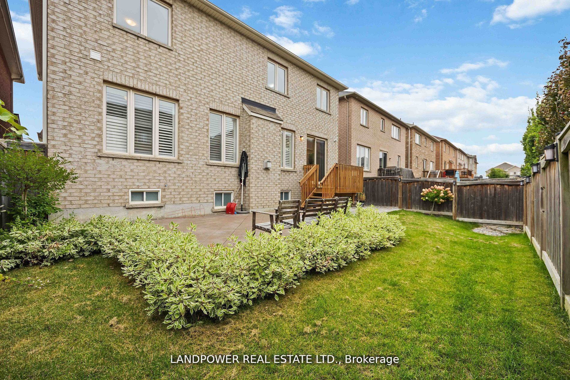 48 Farmhouse Cres