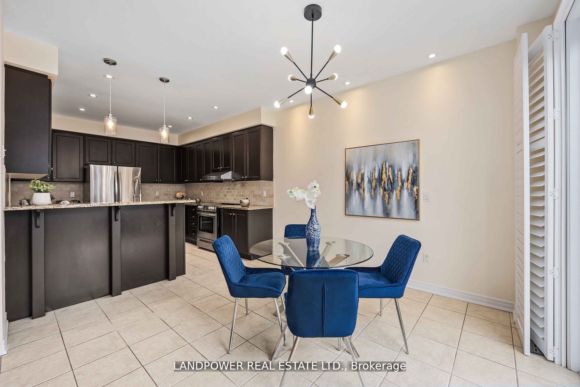 48 Farmhouse Cres