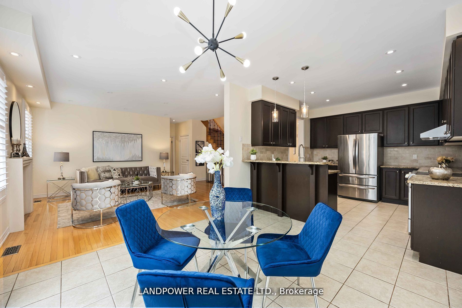 48 Farmhouse Cres