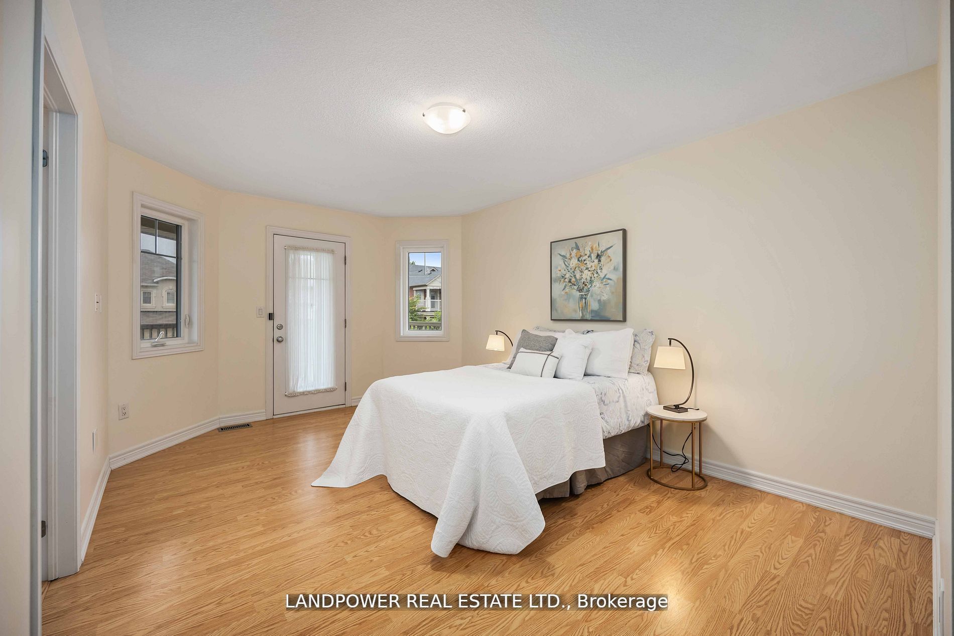 48 Farmhouse Cres