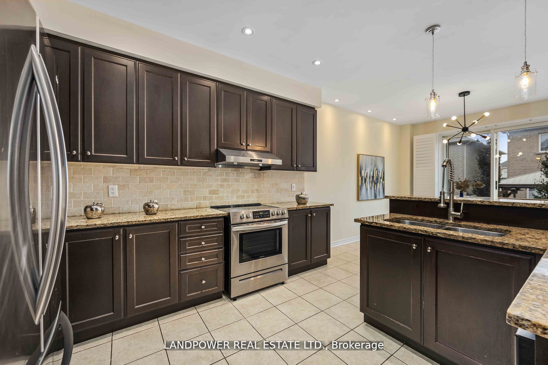 48 Farmhouse Cres
