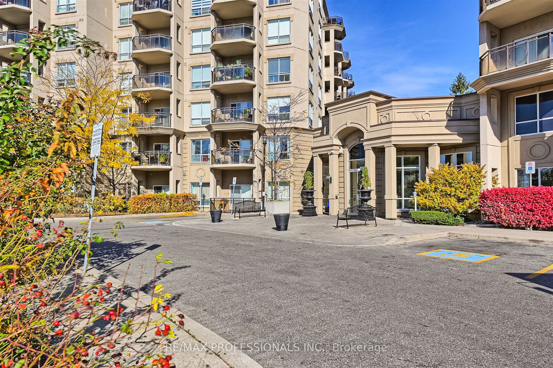 8 Maison Parc Crt, #217