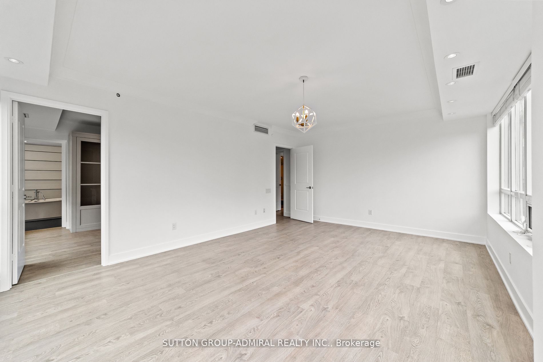 7608 Yonge St, #514