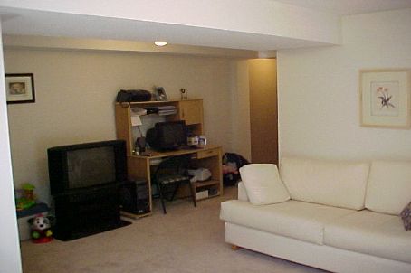 5 Evelyn Buck Lane