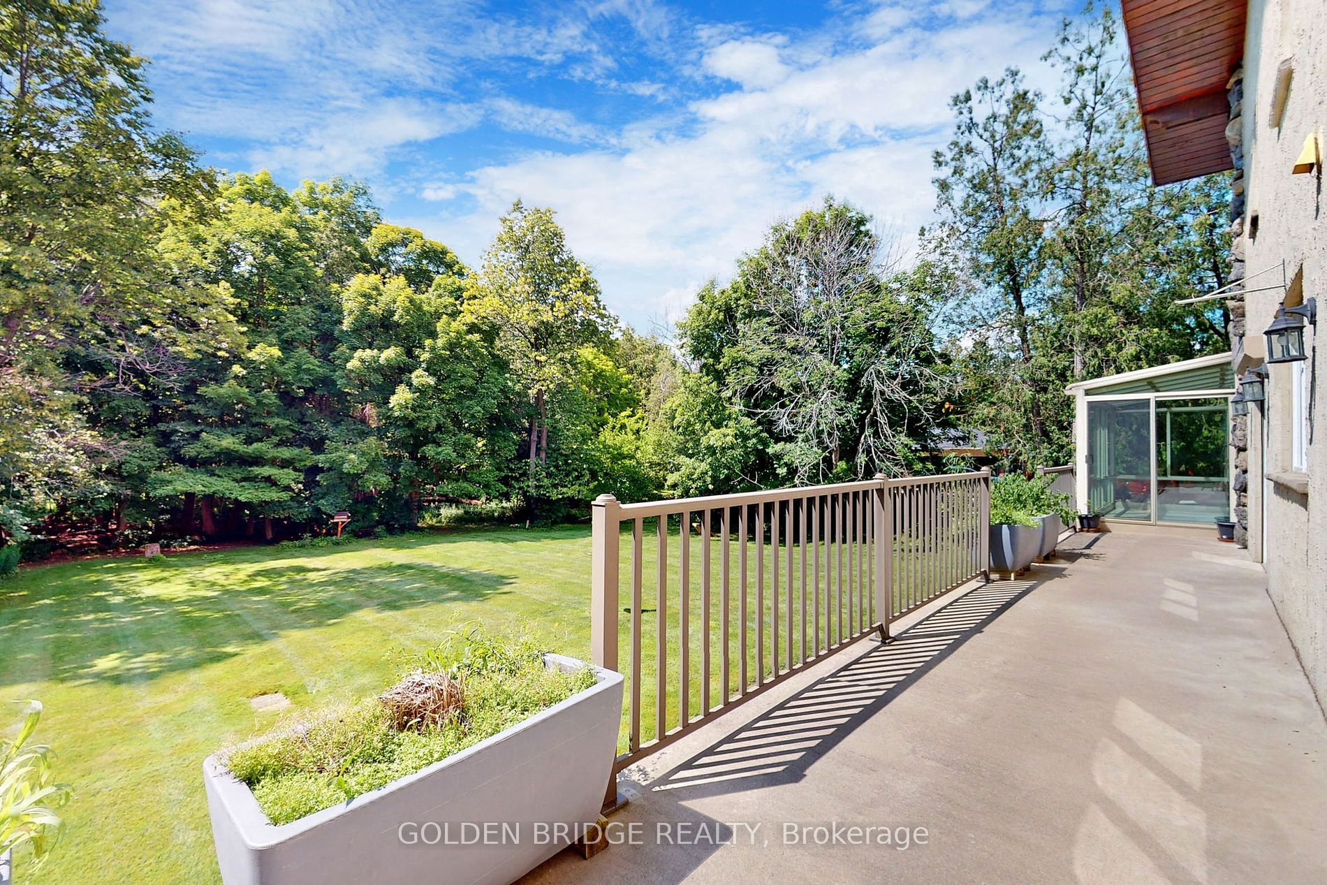 17 Glenbourne Park Dr