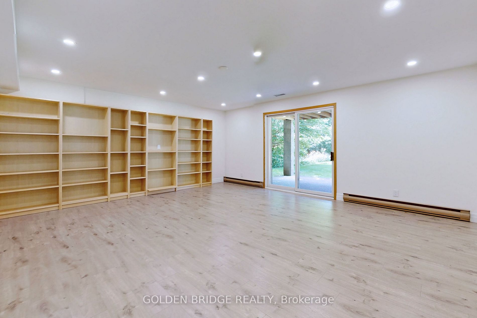 17 Glenbourne Park Dr