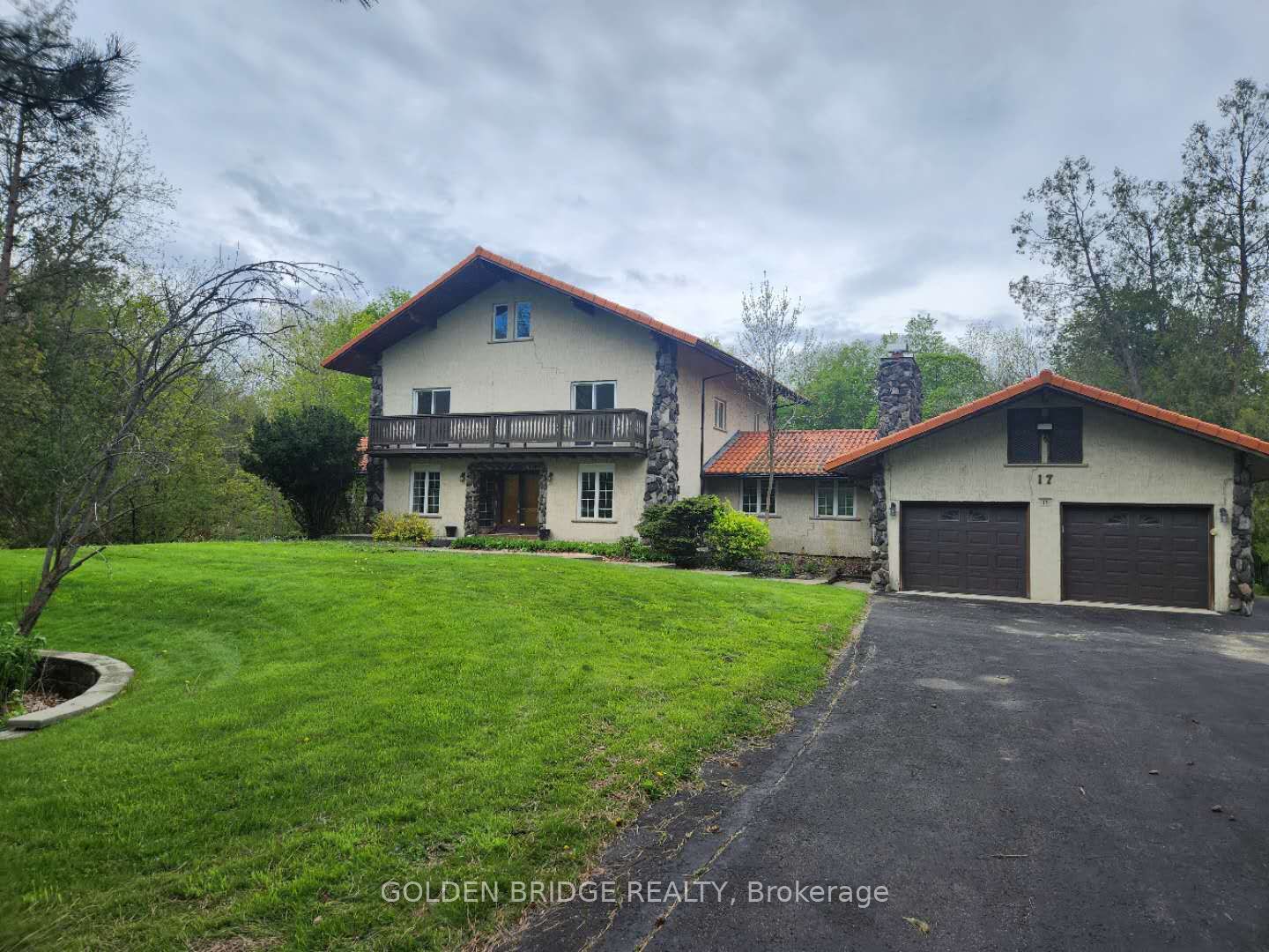 17 Glenbourne Park Dr