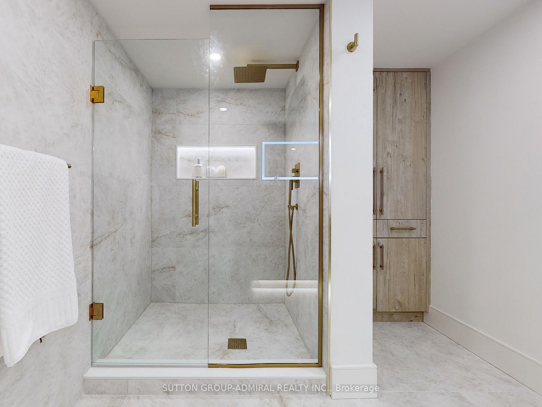 1 Clark Ave W, #1604