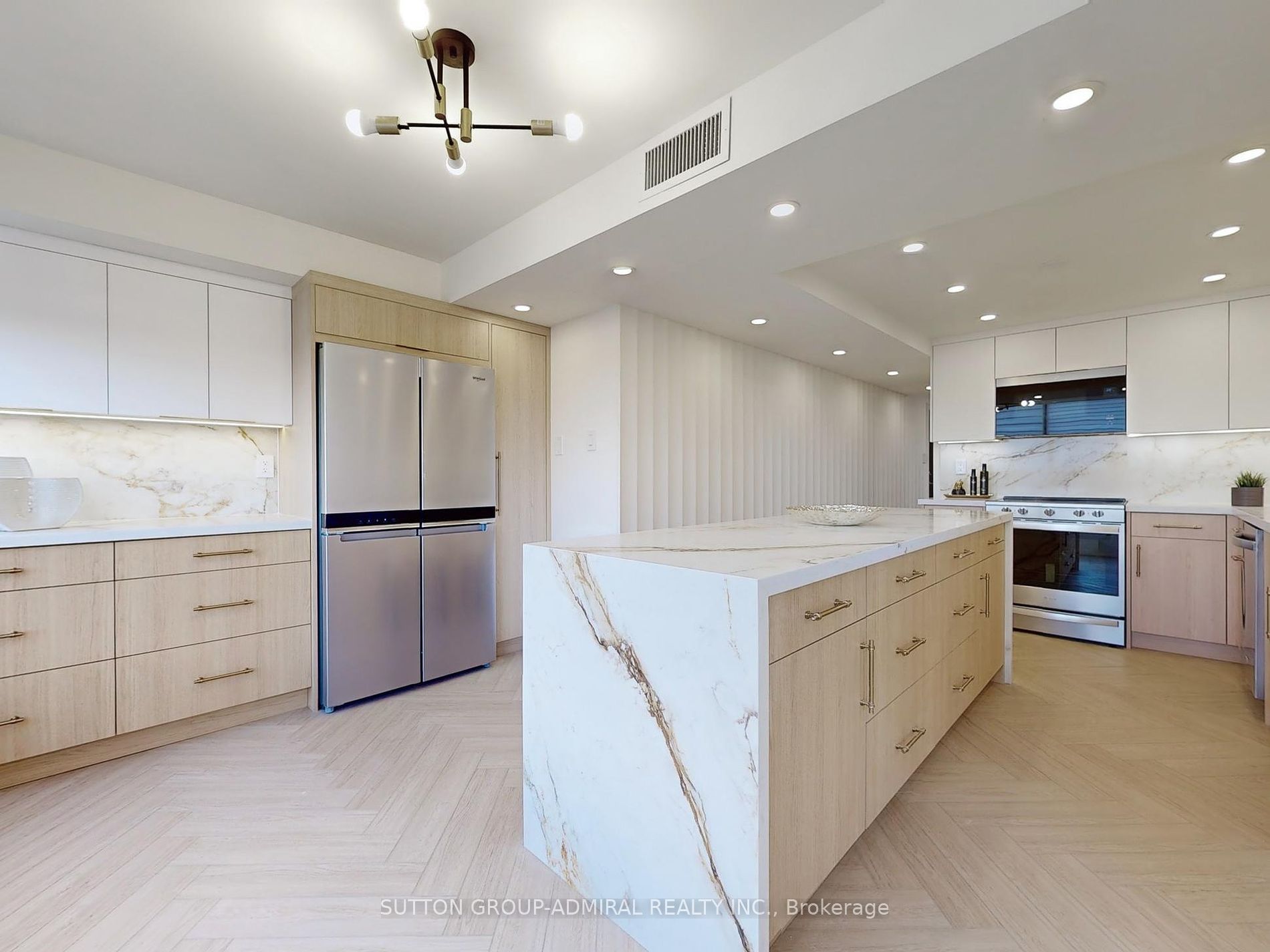 1 Clark Ave W, #1604