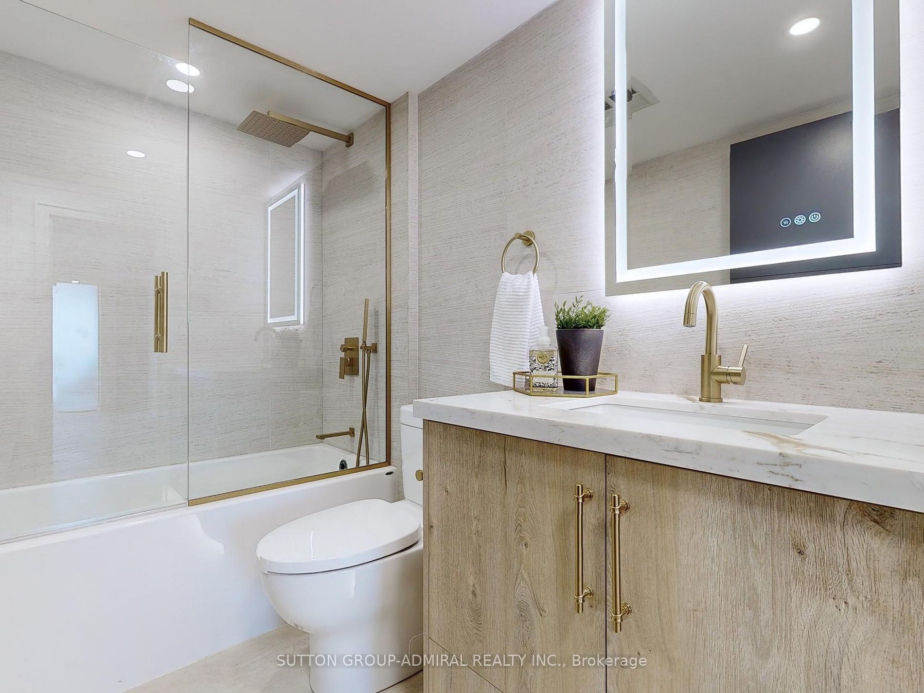 1 Clark Ave W, #1604