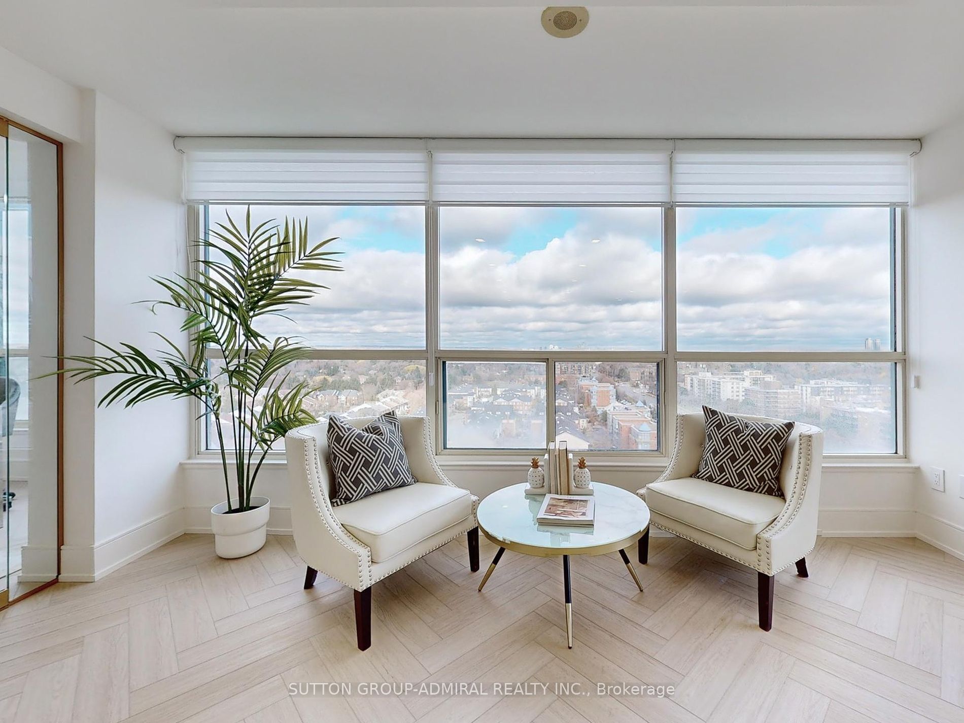 1 Clark Ave W, #1604