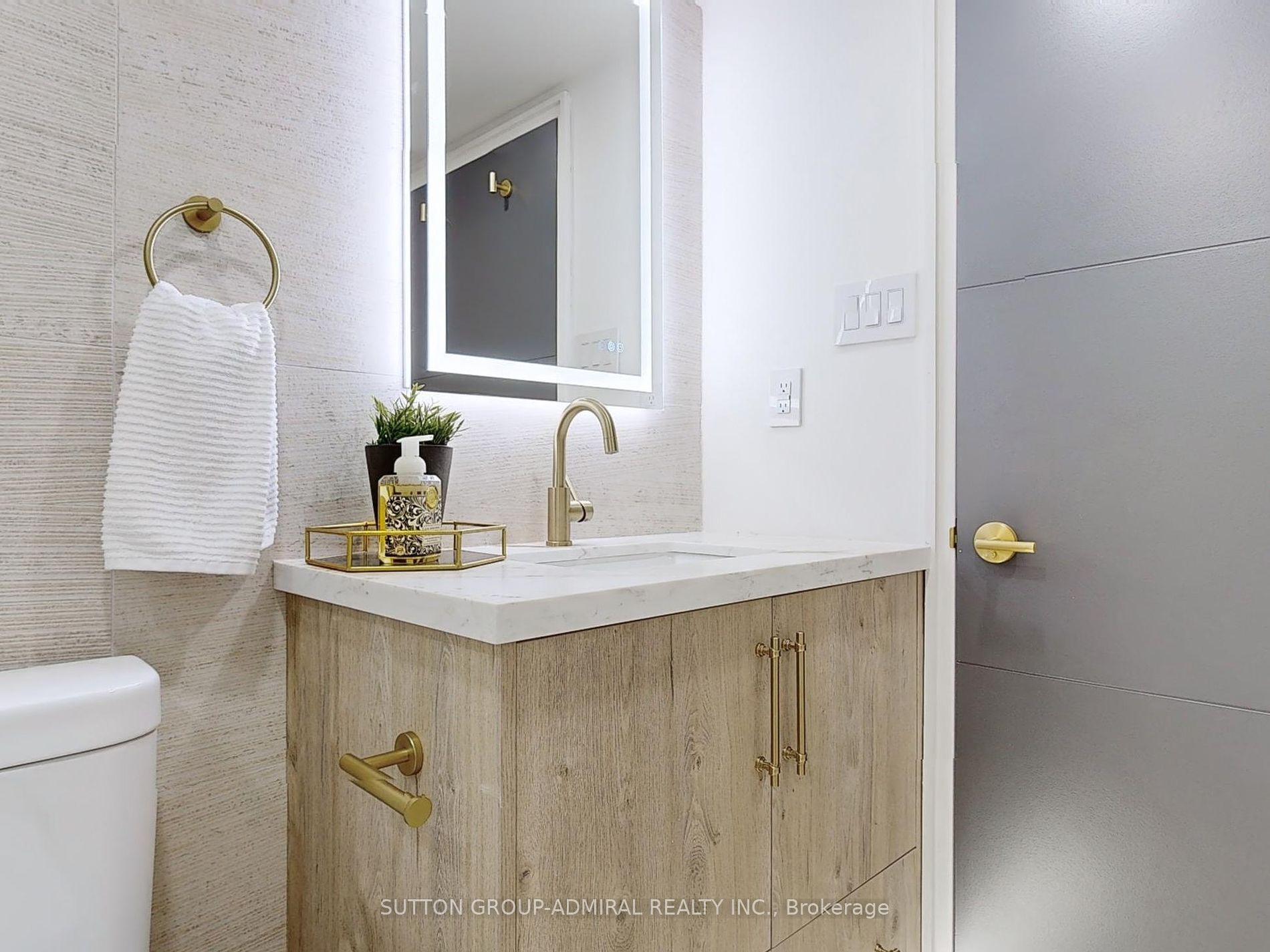 1 Clark Ave W, #1604
