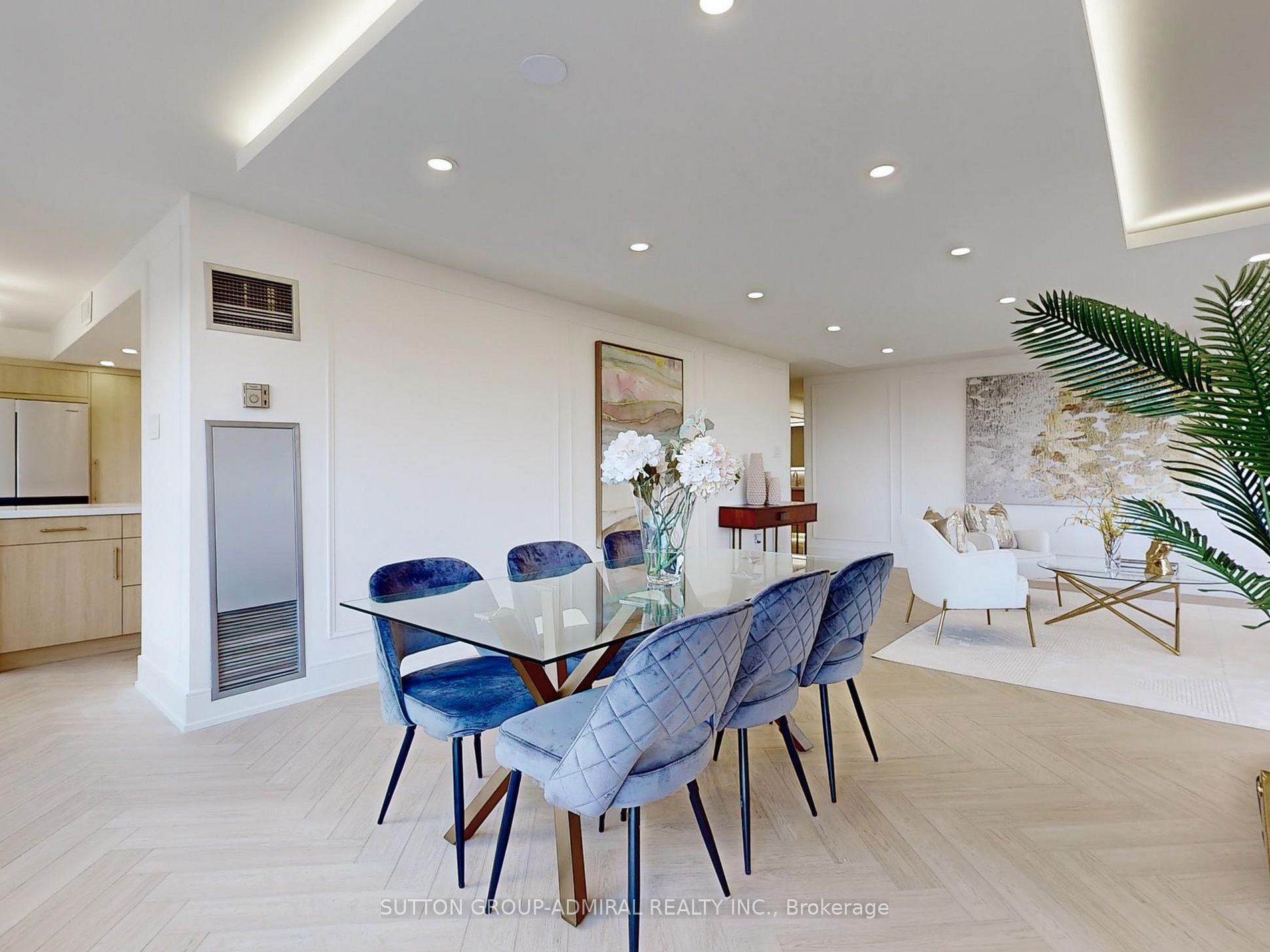 1 Clark Ave W, #1604