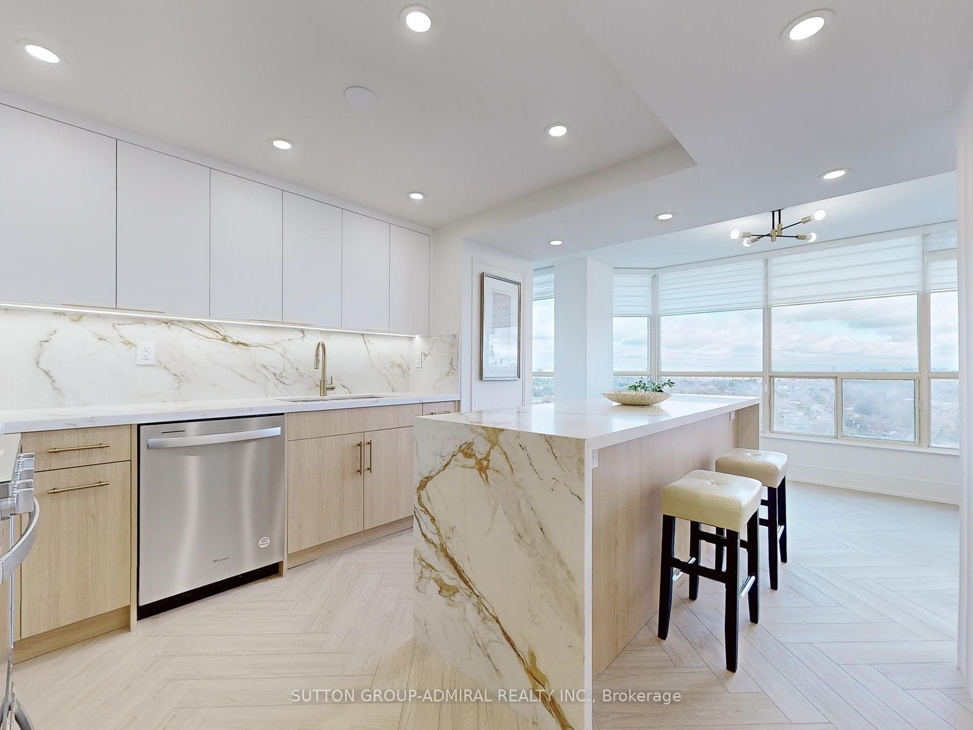 1 Clark Ave W, #1604