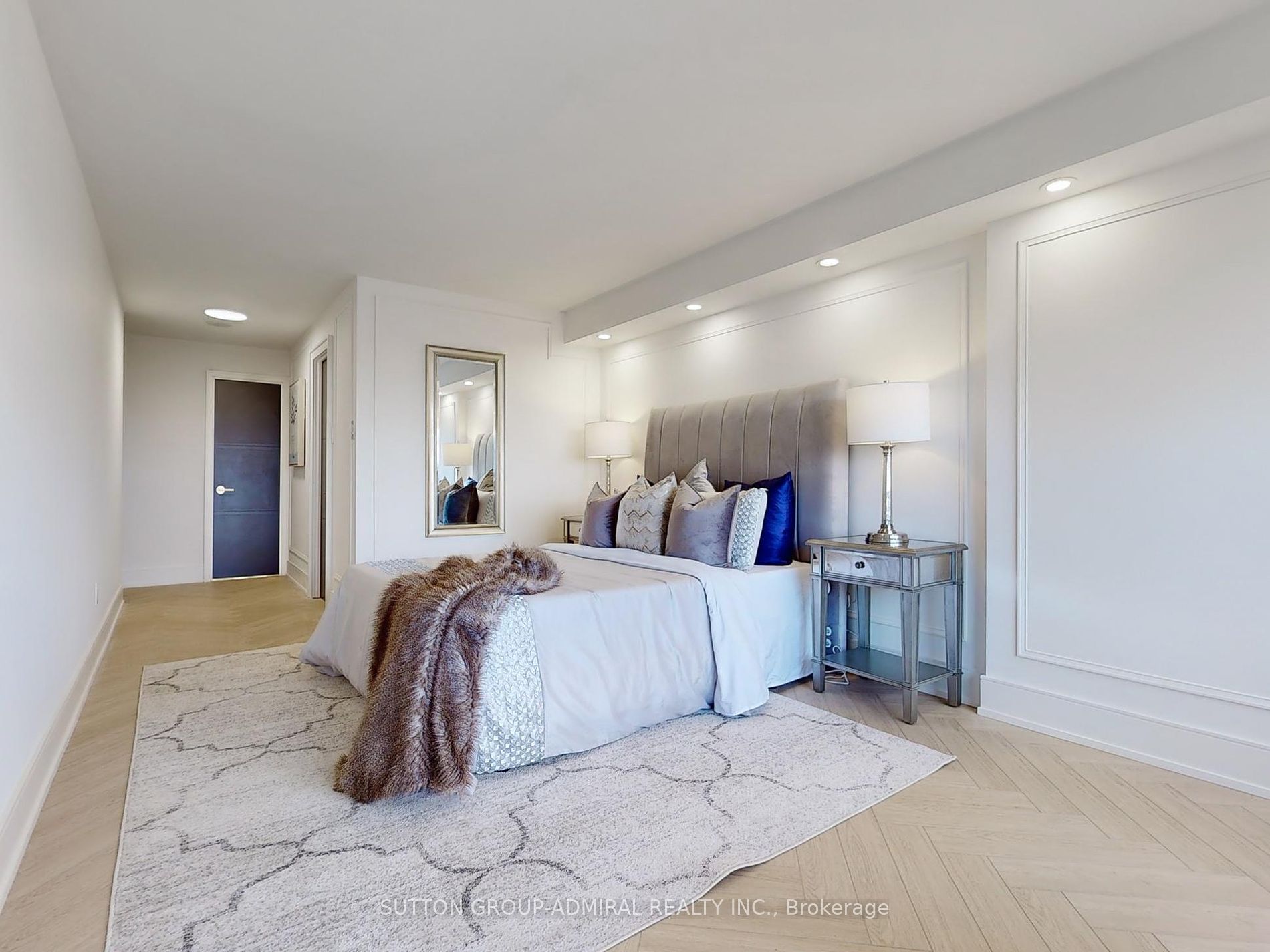 1 Clark Ave W, #1604