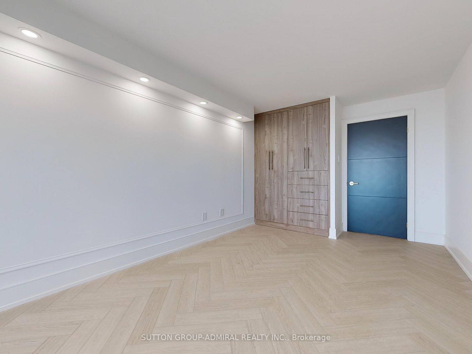 1 Clark Ave W, #1604
