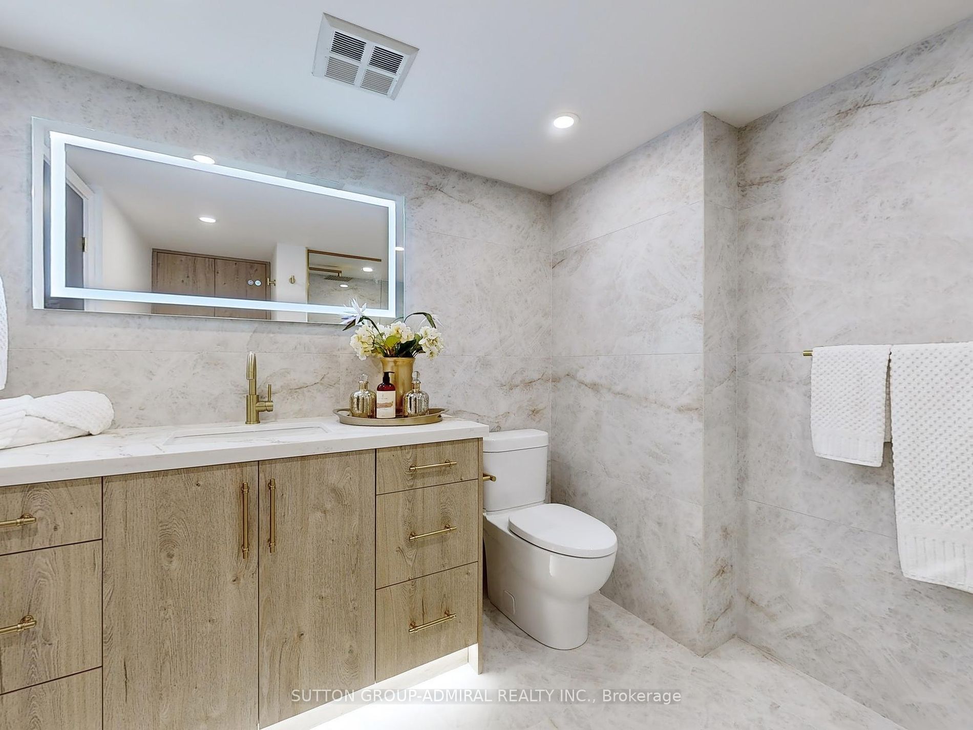 1 Clark Ave W, #1604