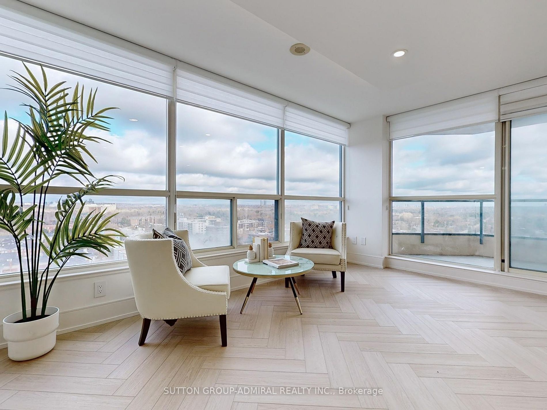 1 Clark Ave W, #1604