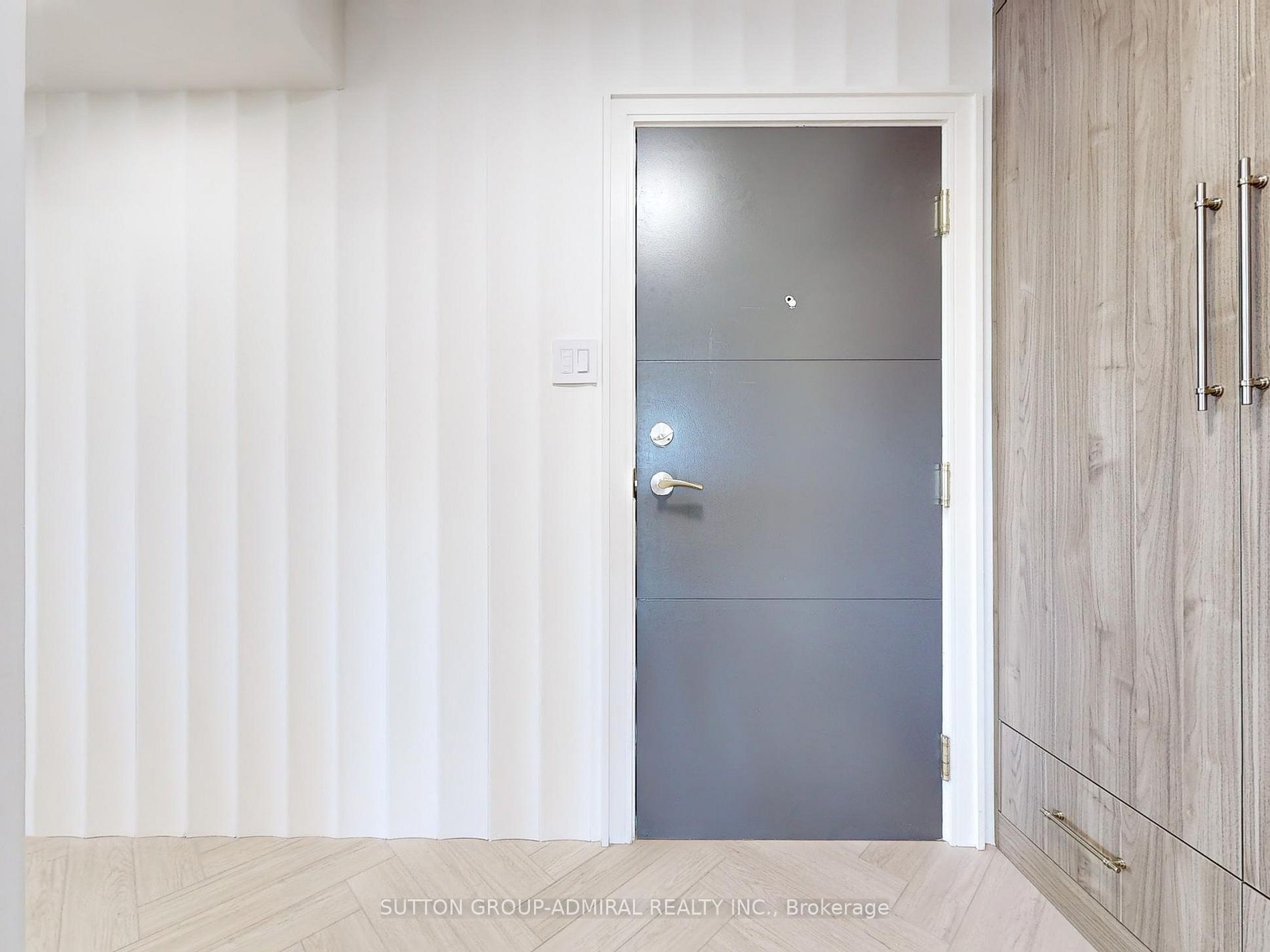 1 Clark Ave W, #1604