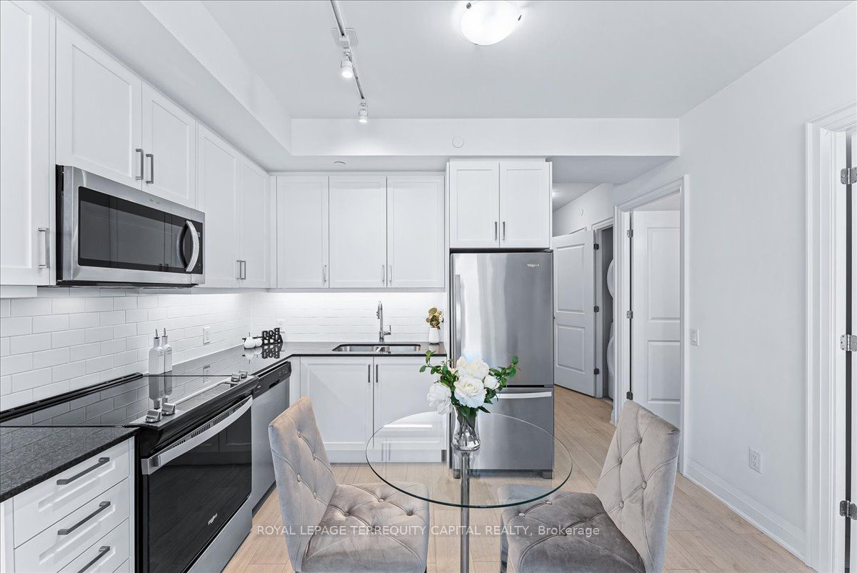20 Gatineau Dr, #412E
