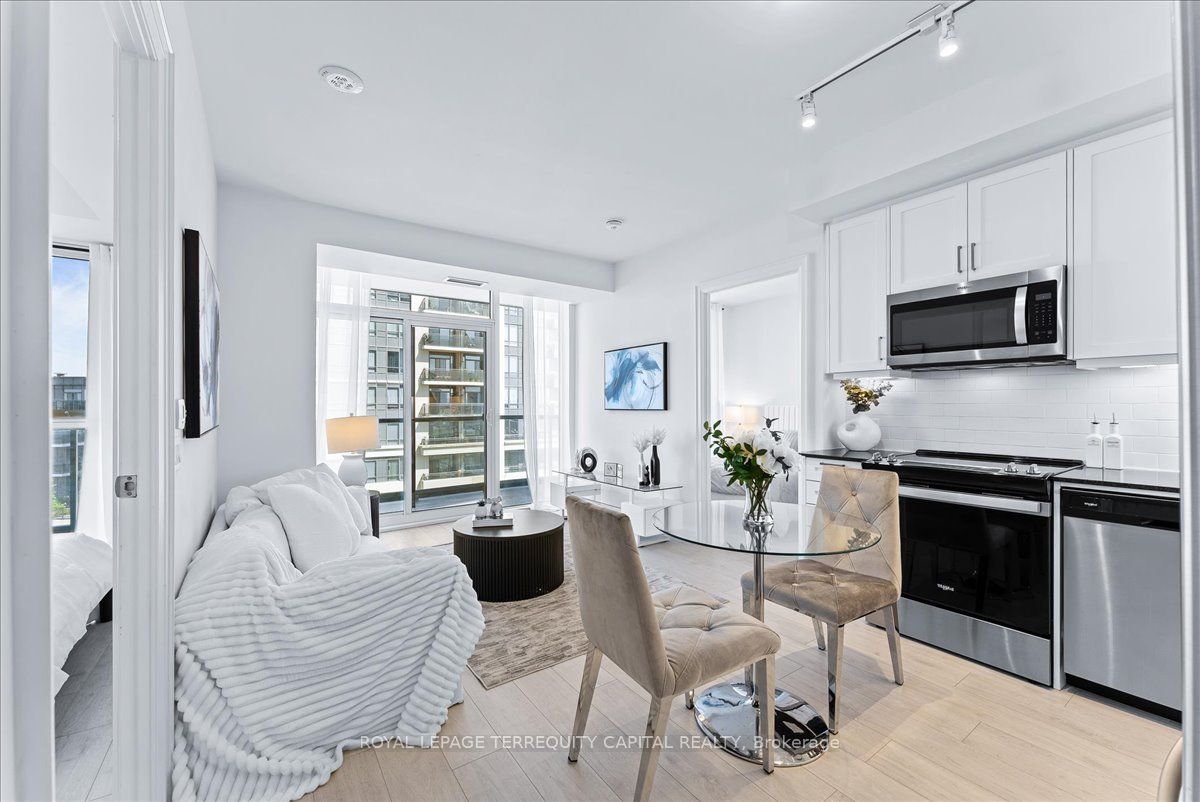 20 Gatineau Dr, #412E