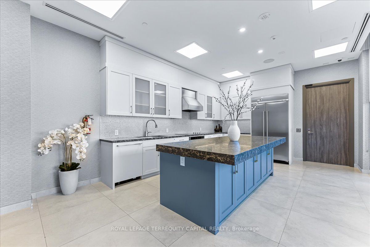 20 Gatineau Dr, #412E