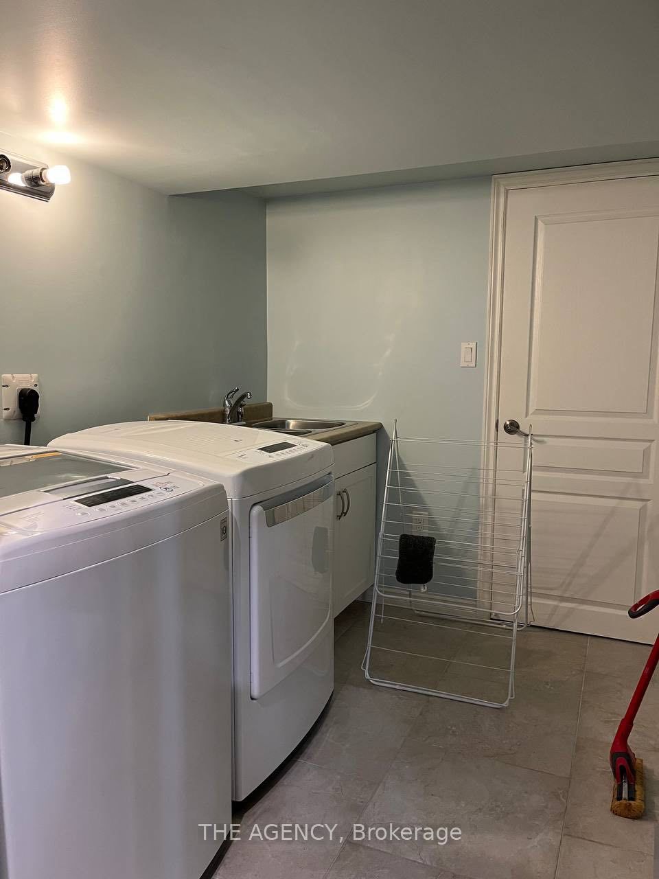 48 Tonner Cres