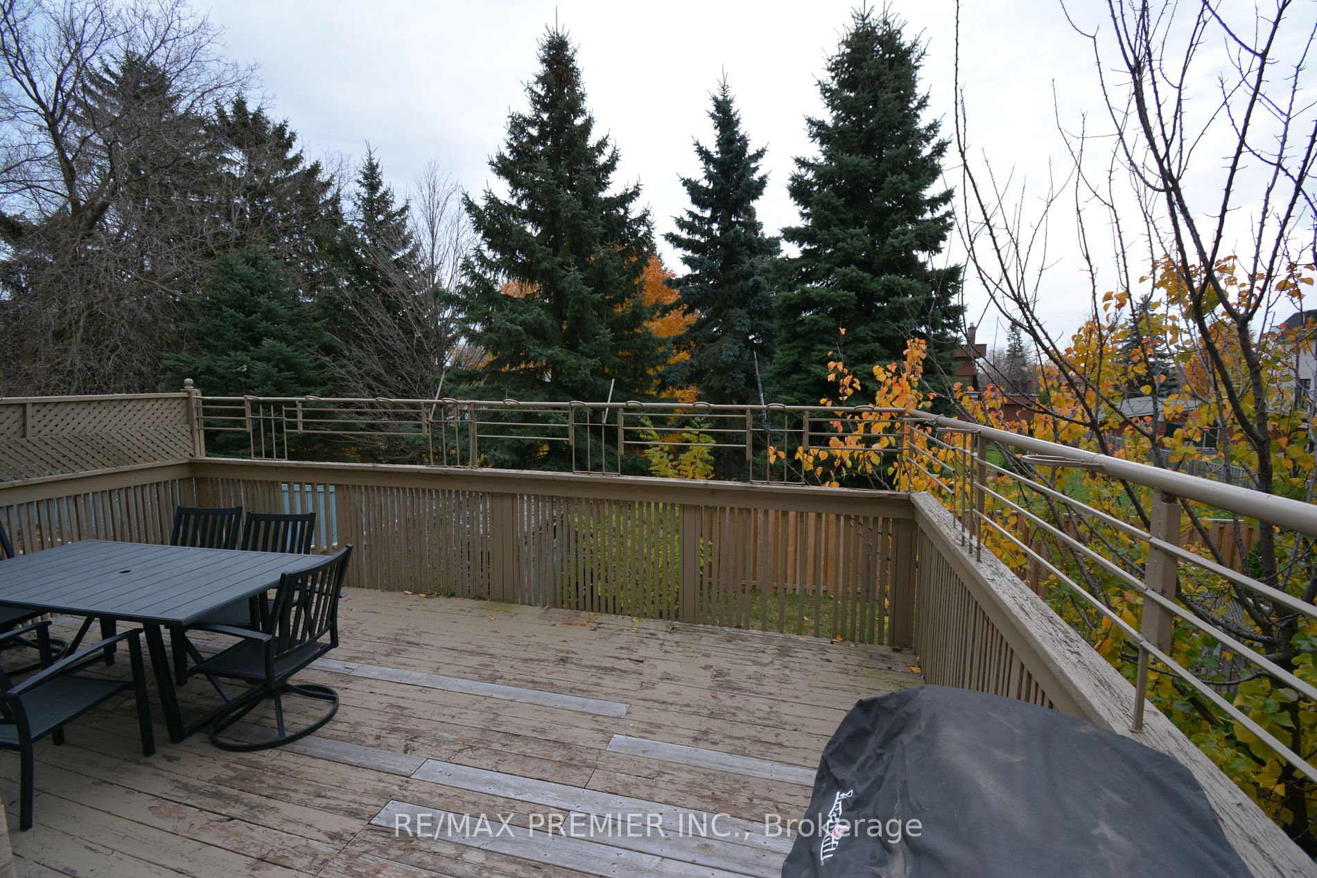 77 Stonebriar Dr