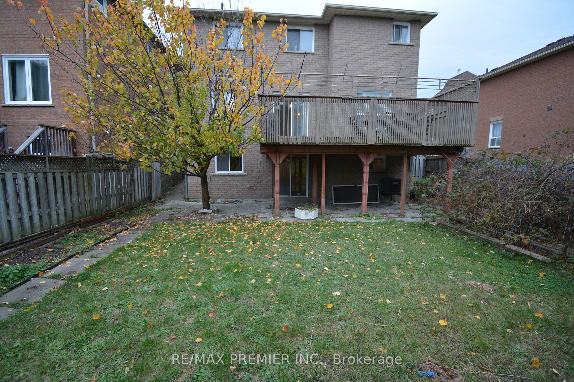 77 Stonebriar Dr