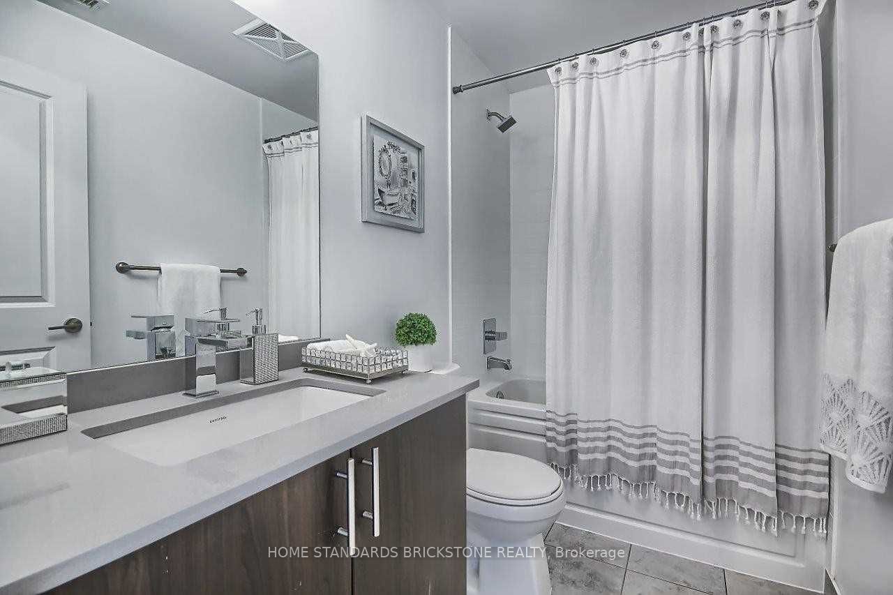 7890 Bathurst St, #804