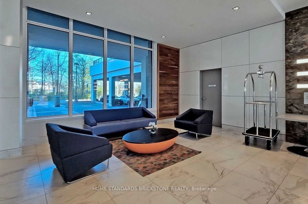 7890 Bathurst St, #804