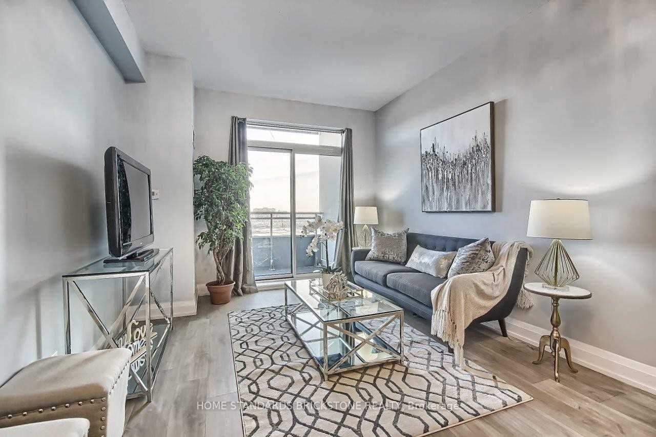 7890 Bathurst St, #804