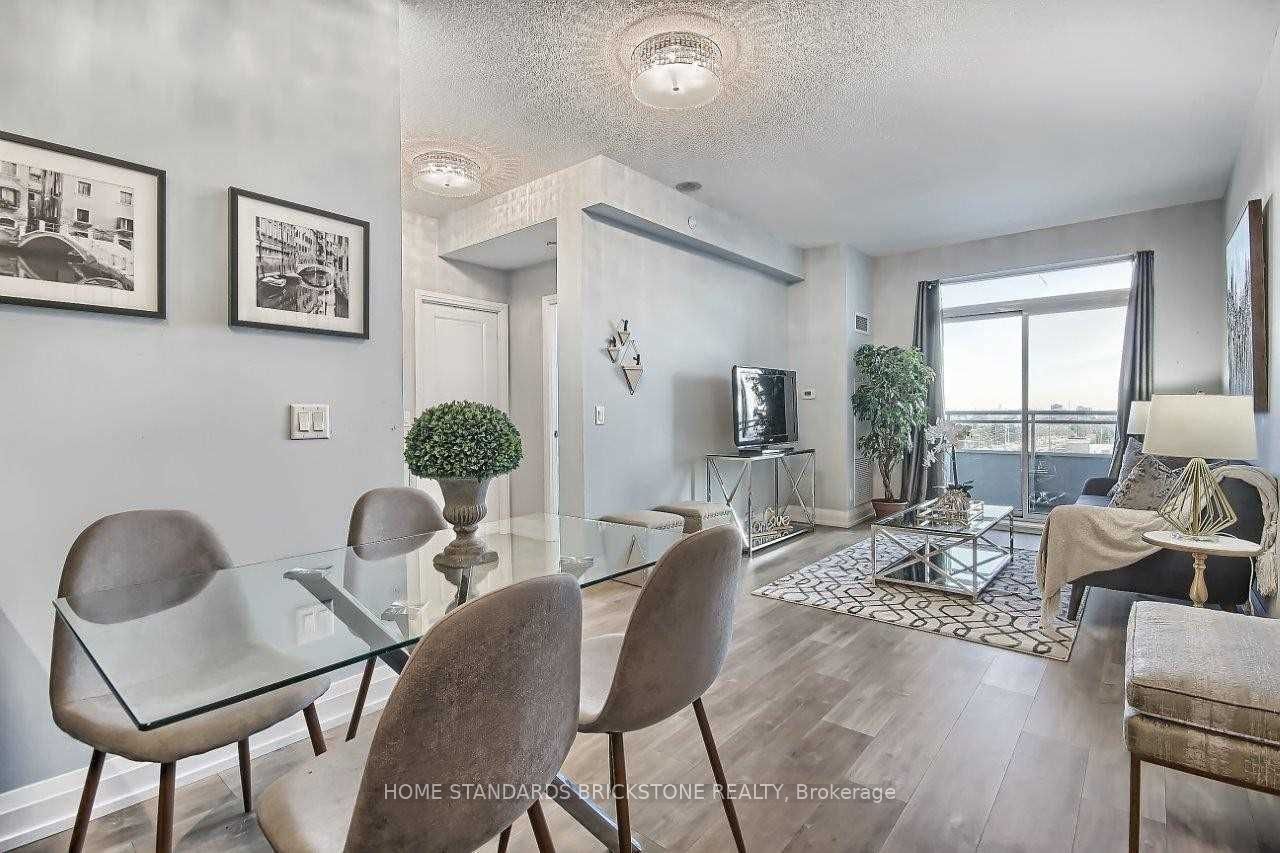 7890 Bathurst St, #804