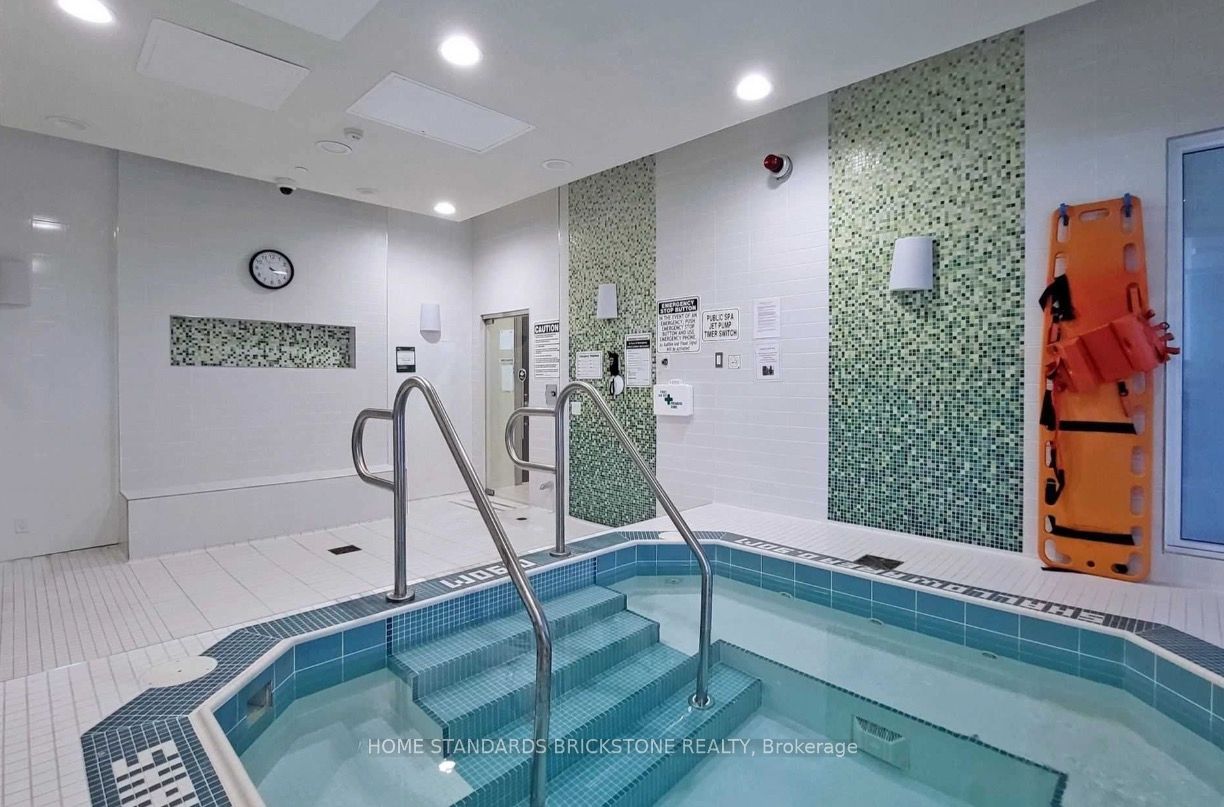 7890 Bathurst St, #804