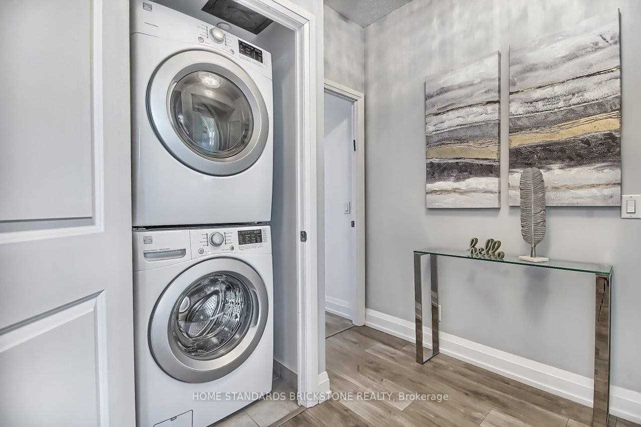 7890 Bathurst St, #804