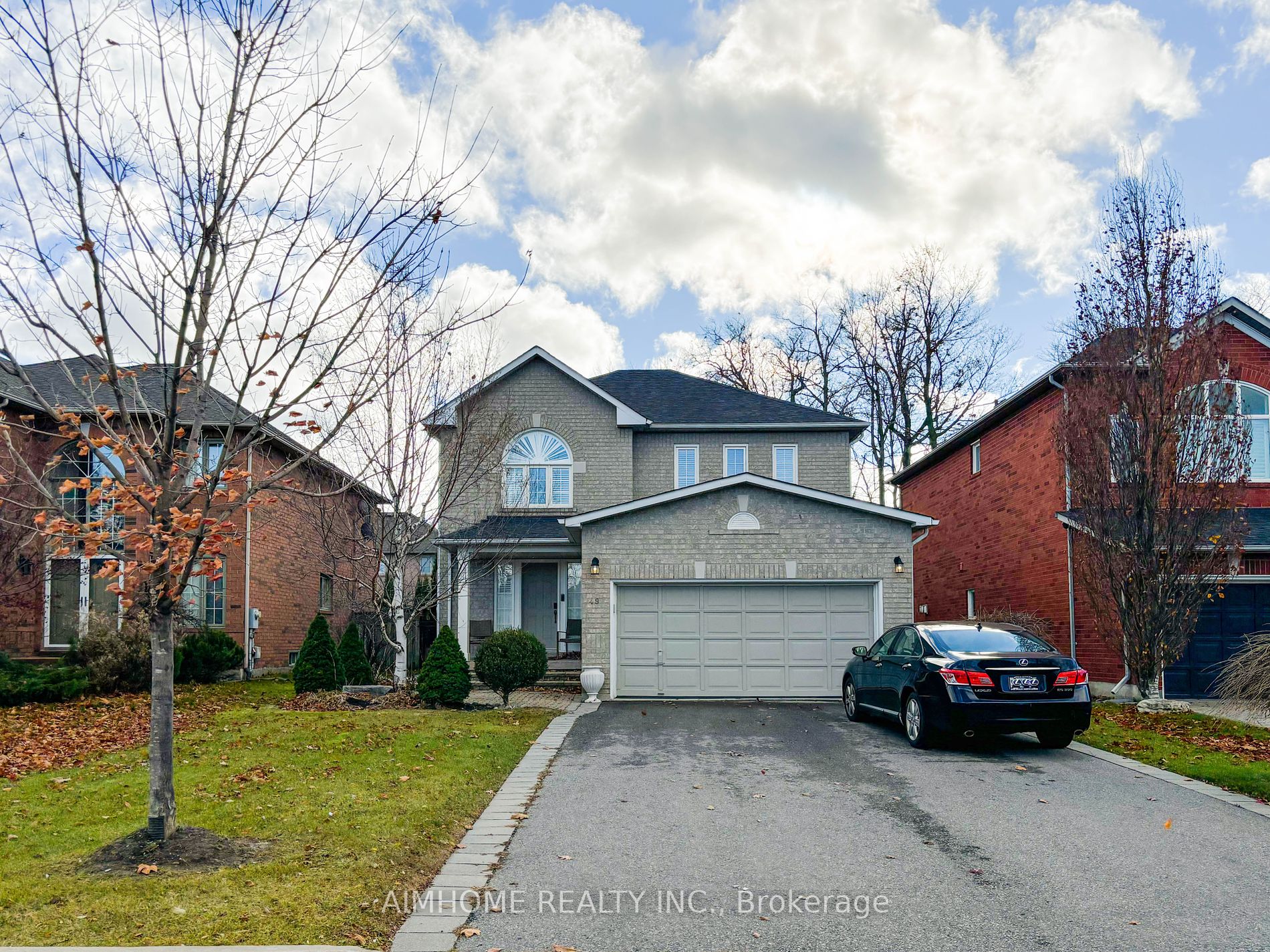 49 Pine Hollow Cres