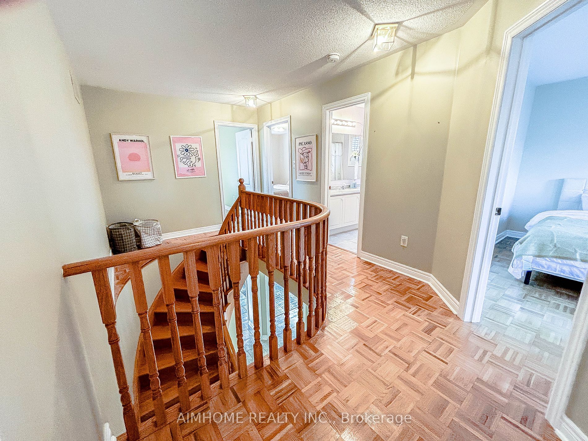 49 Pine Hollow Cres