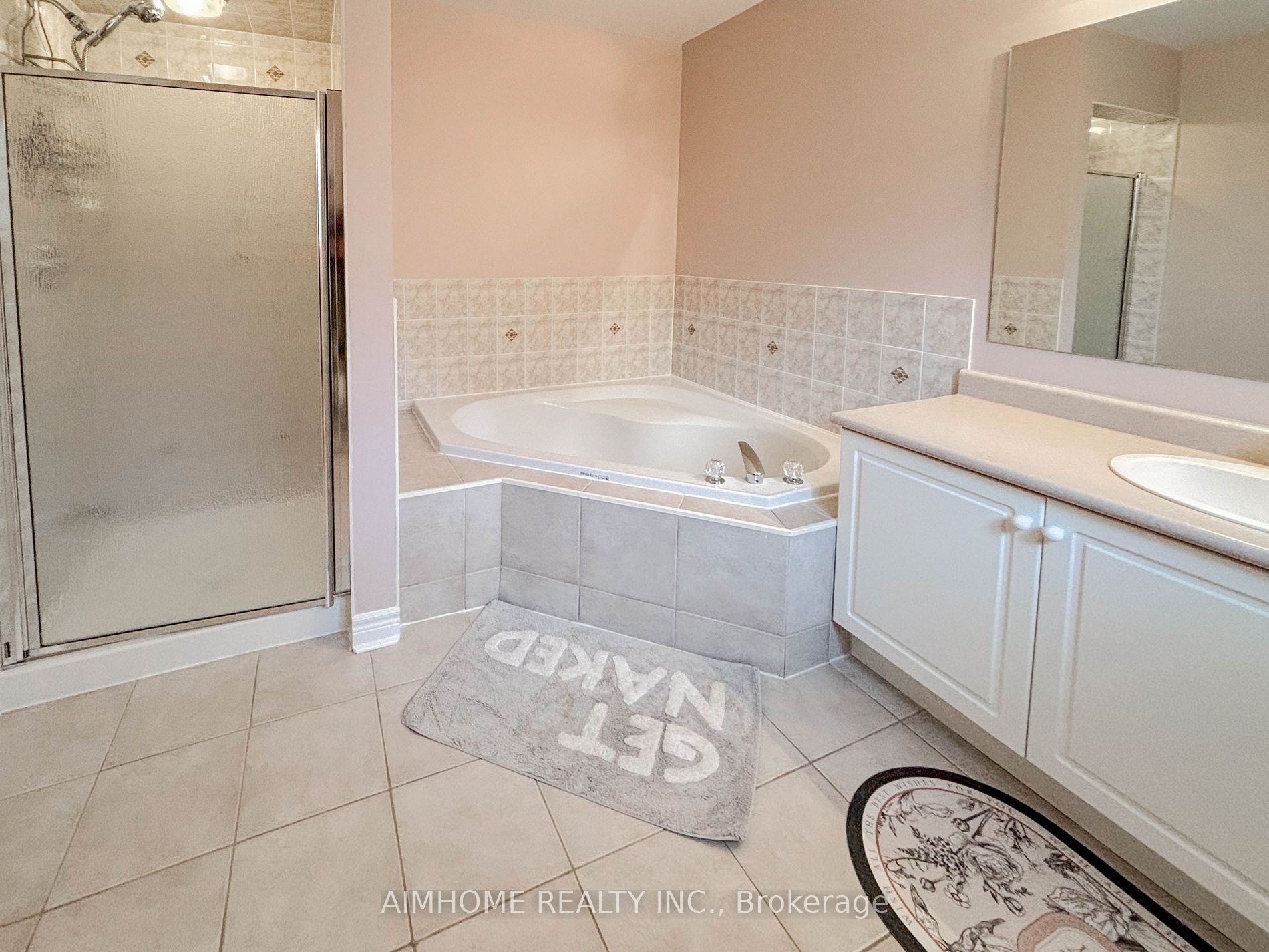 49 Pine Hollow Cres