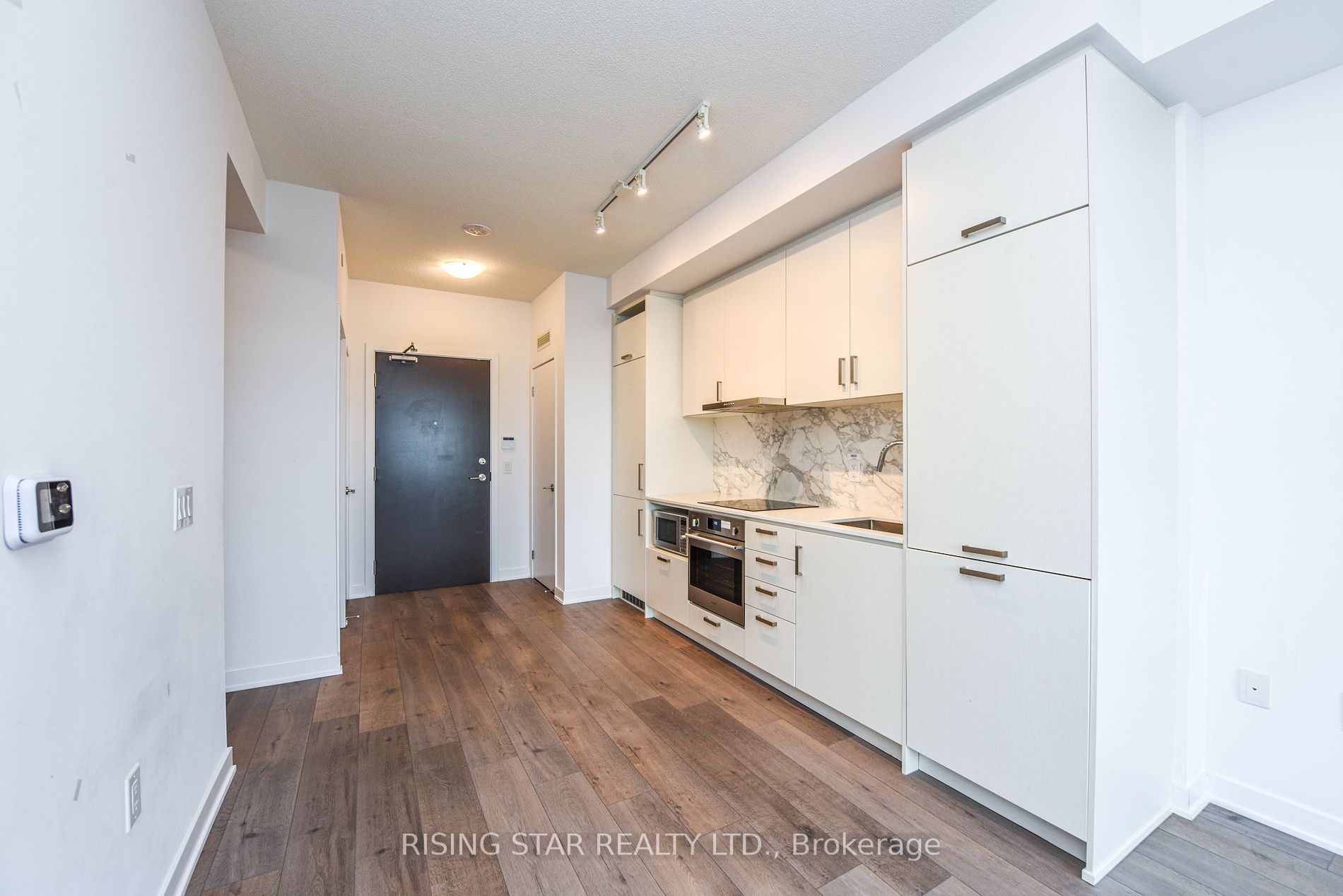 60 honeycrisp Cres, #617