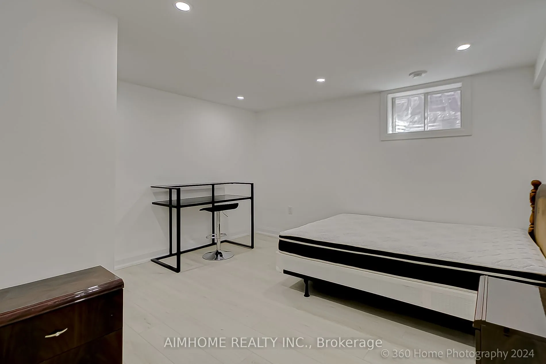 179 Oxford St