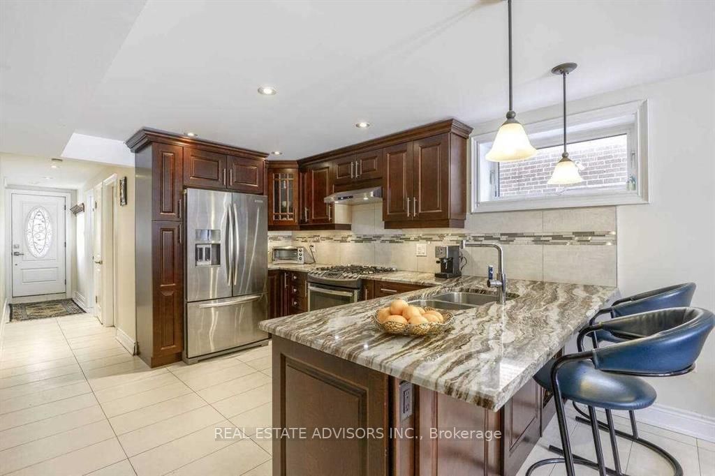 17 Agincourt Rd