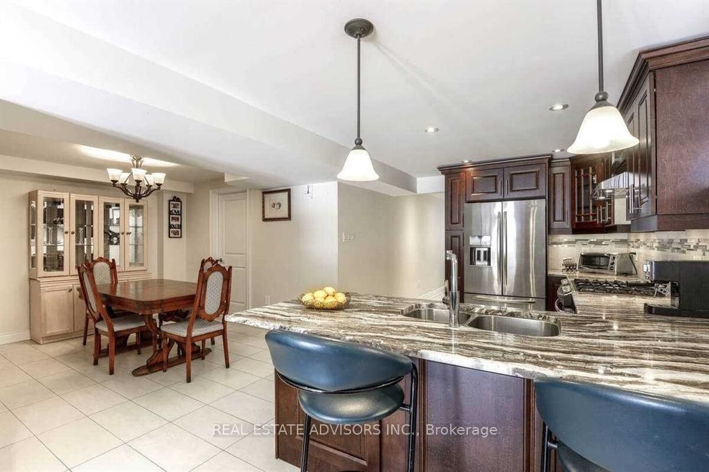 17 Agincourt Rd