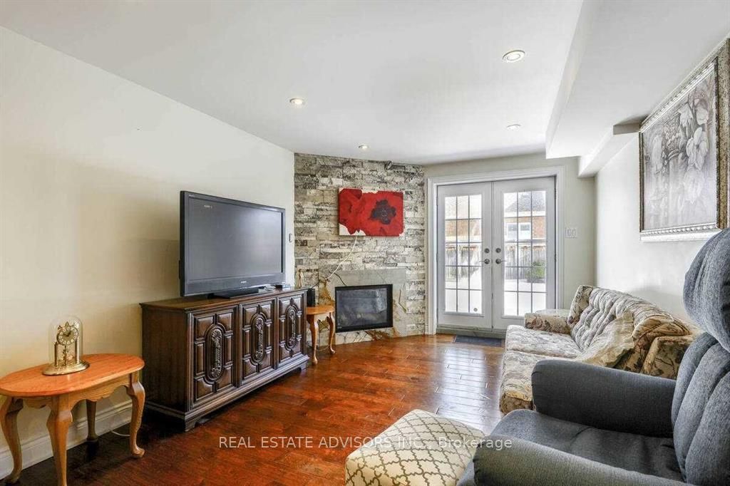 17 Agincourt Rd