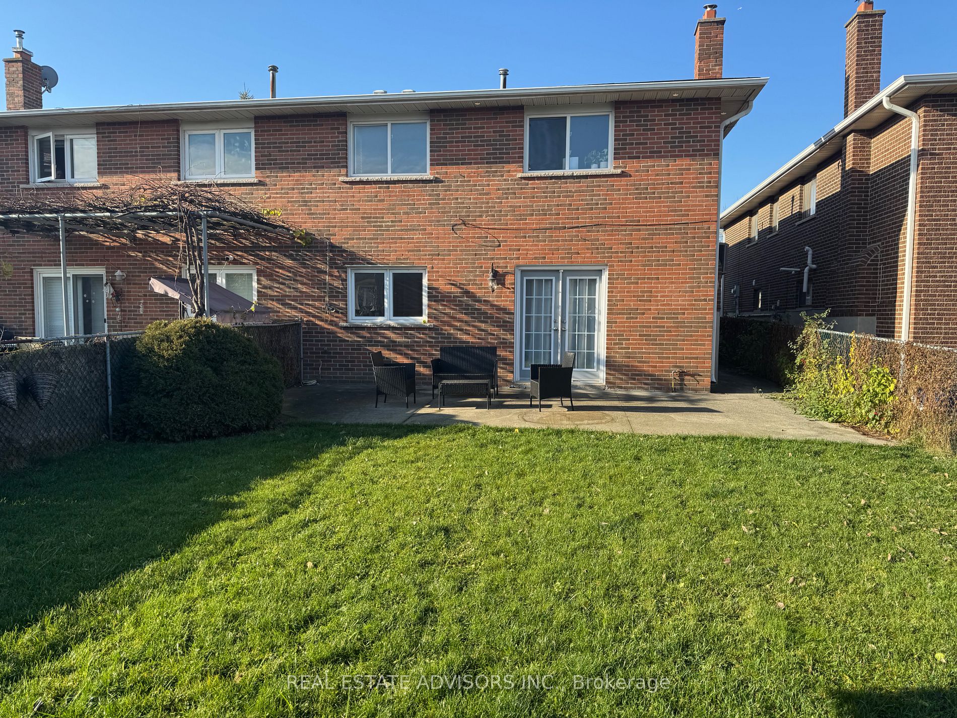 17 Agincourt Rd