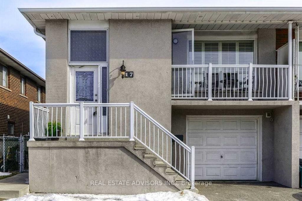 17 Agincourt Rd