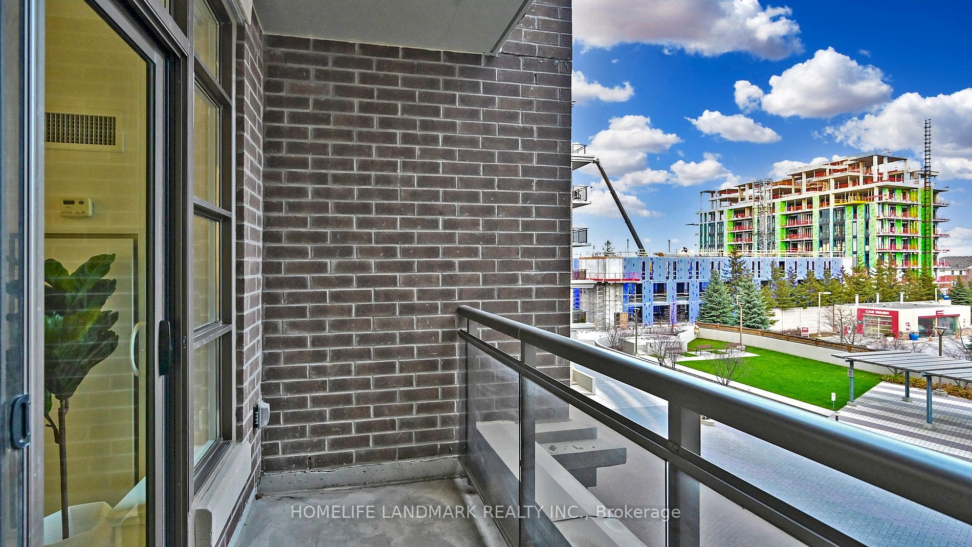 540 Bur Oak Ave, #340
