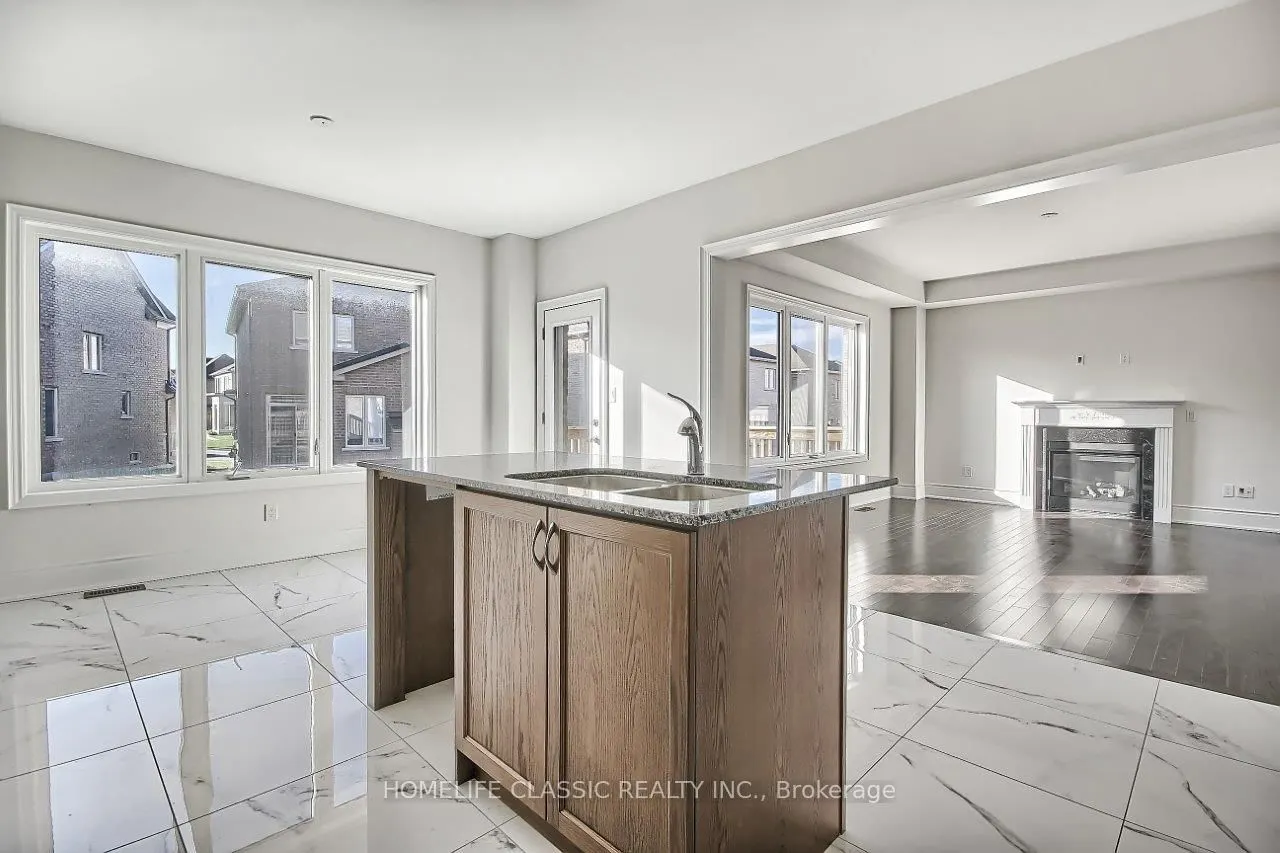 31 Robert Baldwin Blvd